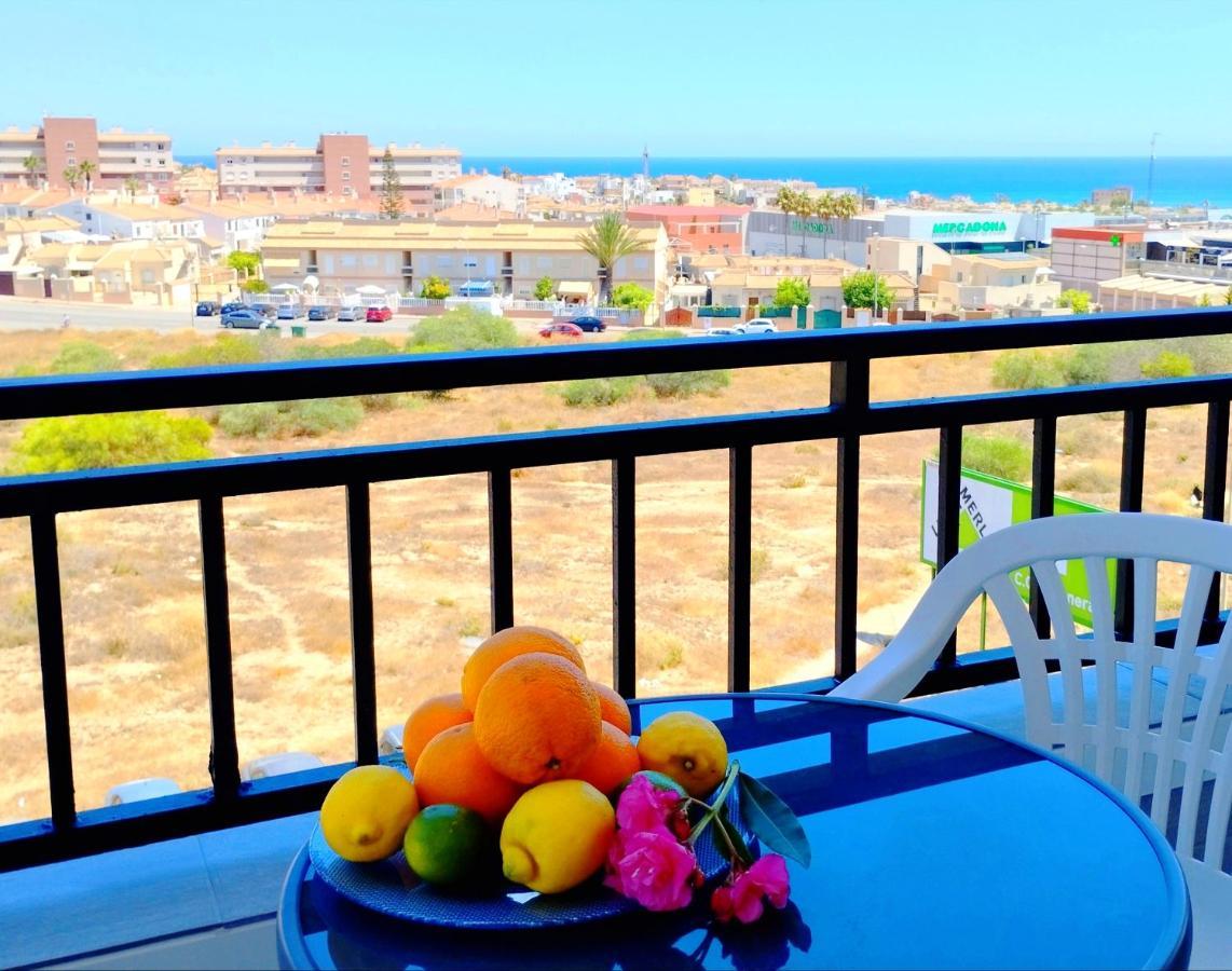 Studio With Terrace And Pool Torrevieja Eksteriør billede