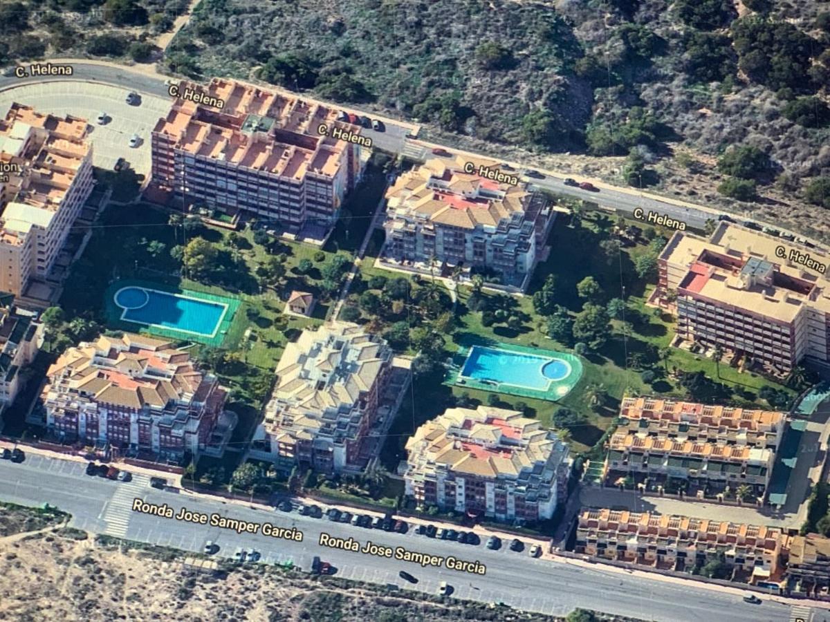 Studio With Terrace And Pool Torrevieja Eksteriør billede